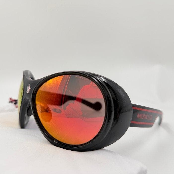 Moncler - Lunettes de soleil, Handtassen en Accessoires, Zonnebrillen en Brillen | Dames