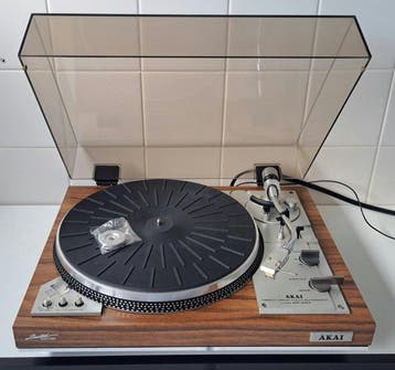Akai - AP-207 Fully Automatic Direct Drive Limited, Nieuw