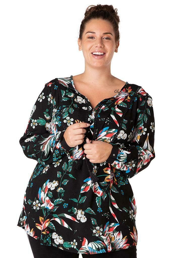 Tuniek Yesta kant detail hals 85CM maat 52, Kleding | Dames, Blouses en Tunieken, Verzenden