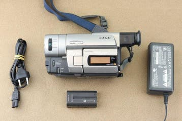 Sony Handycam CCD-TRV66, Hi8 with NightShot Caméra vidéo