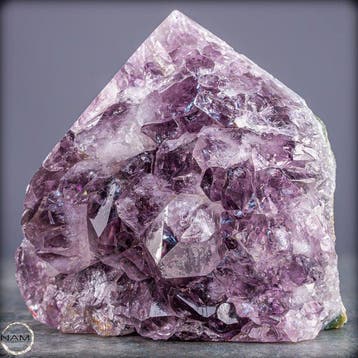 Amethyst Obelisk – Pierre de puissance pour la clarté et la