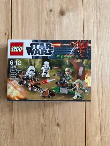 Lego Set - 9489 - Star Wars - Endor Rebel Trooper & Imperial, Nieuw