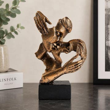 sculptuur, Abstract Lovers Sculpture – Bronze Effect Resin