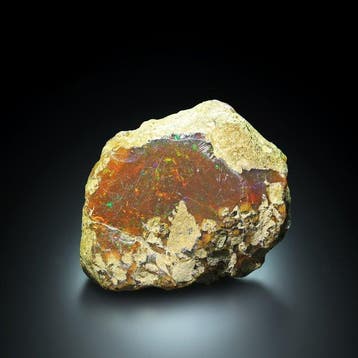 Uitstekende rode Flash-opaal uit Ethiopië Kristal - Hoogte: