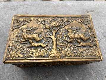 Kist - Bronzen kistje met jachttafereel, Antiek en Kunst