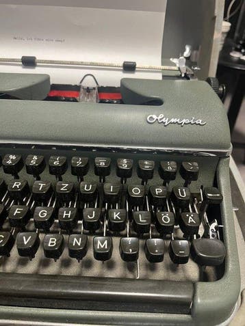 Olympia SM2 - Machine à écrire - 1940-1950