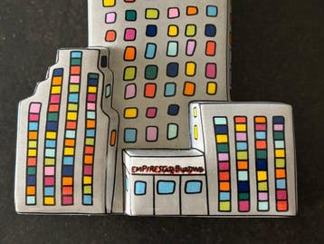 James Rizzi (1950-2011) - sculptuur, EMPIRE STATE OF MIND,, Antiek en Kunst