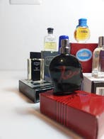 Collection darticles de marque - Parfums en miniature -
