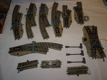 Märklin H0 - Modeltreinsporen (11) - 8 elektrische wissels +, Hobby en Vrije tijd, Nieuw