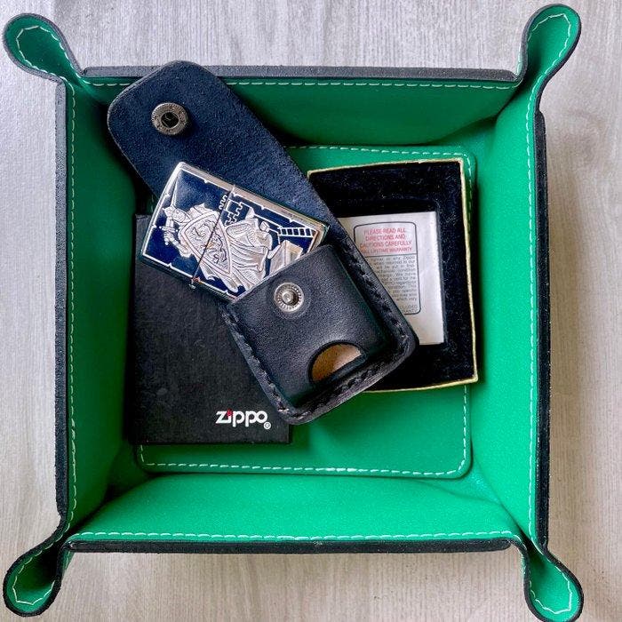 Zippo - Zippo Medieval Knight Lighter Set Handmade Genuine, Verzamelen, Rookartikelen, Aanstekers en Luciferdoosjes