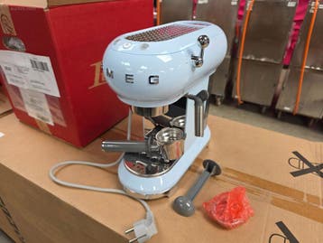 Espressomachine Smeg ECF01PBEU, Nieuw in verpakking