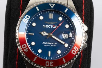 Sector - 230 - Special pack edition - Extra strap for free -