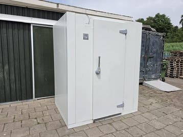 Koelcel 181 x 136 x 226 cm stekker klaar, Gebruikt, Koelen en Vriezen