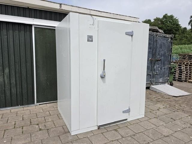 Koelcel 181 x 136 x 226 cm stekker klaar, Zakelijke goederen, Horeca | Keukenapparatuur, Gebruikt, Koelen en Vriezen