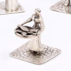 Vrouw met vis, Parapluverkoper, Vrouw bij waterput -