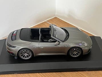 Minichamps 1:18 - Modelauto - Porsche 911 Carrera 4S