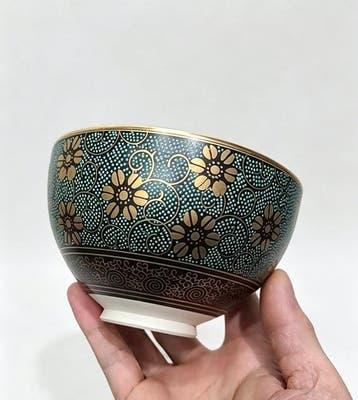 Japans Kutani-porselein matcha-chawan van Zenzan, in de