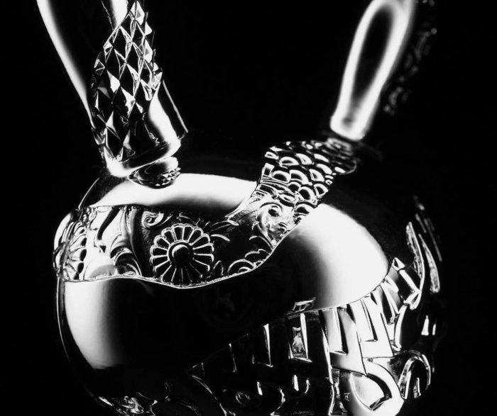 Tristan Eaton (1978) - New Money Dunny 5 Metal Silver, Antiek en Kunst, Kunst | Designobjecten