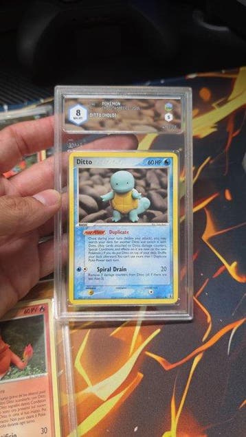 Pokémon - 5 Graded card - Pikachu Full art - Graad 8.5 -