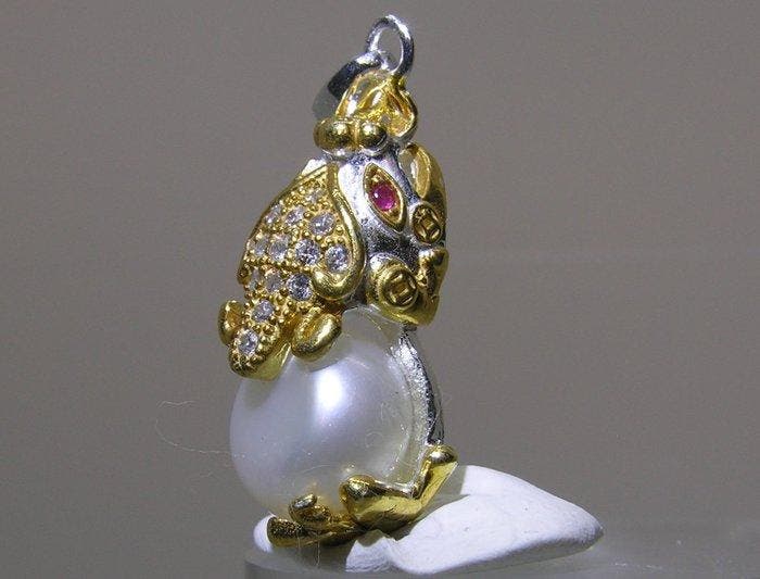 Robijn Hanger - Hoogte: 33 mm - Breedte: 11 mm- 5.4 g - (1), Collections, Minéraux & Fossiles