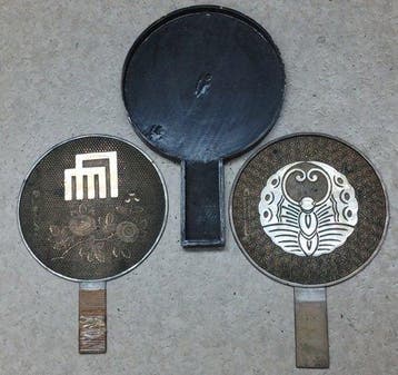 Miroirs à main japonais en bronze antique (E-Kagami) -