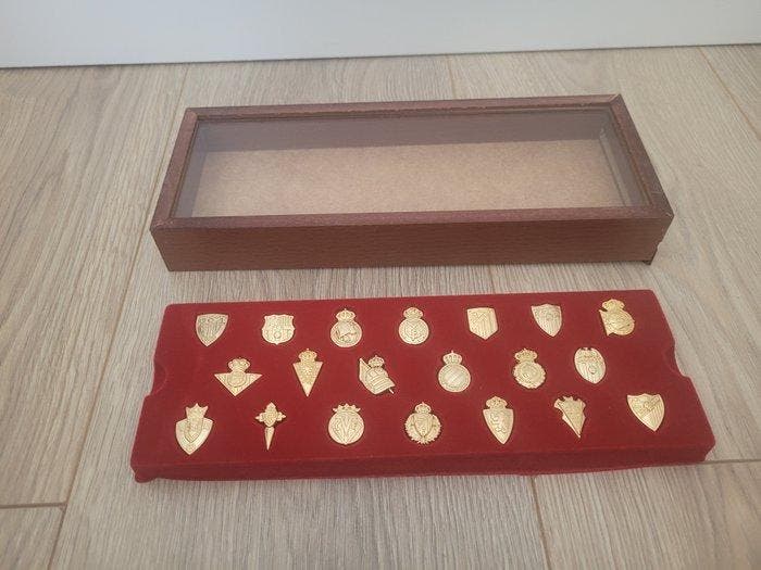 Gouden insignes 2003/2004. La Liga., Collections, Collections Autre