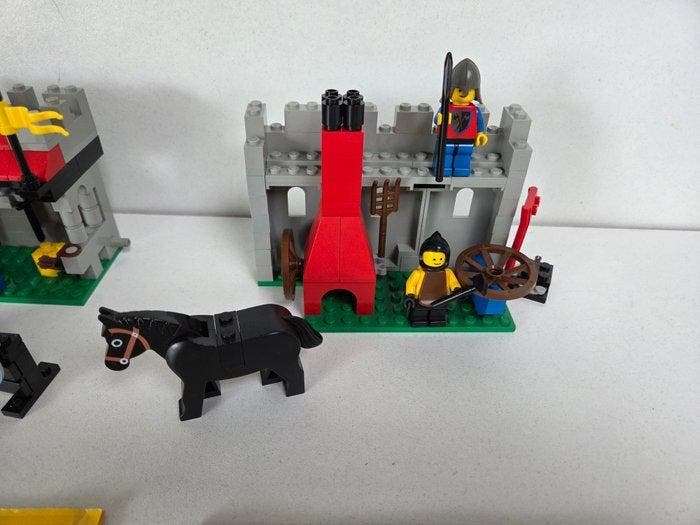 Lego Set - Castle - LEGO 6040 Blacksmith Shop +LEGO 6041, Kinderen en Baby's, Speelgoed | Duplo en Lego