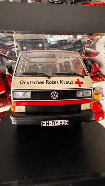 KK-Scale 1:18 - Voiture miniature - Volkswagen VW T3 Bus