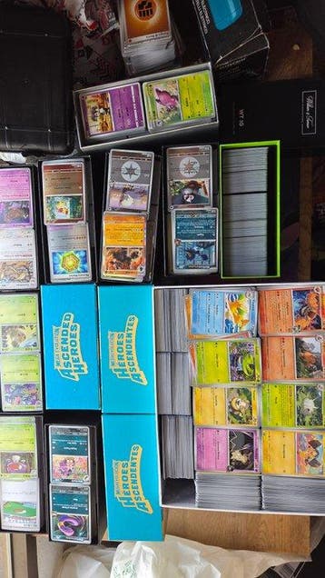 Pokémon - 2500 Mixed collection - Various sets, Hobby en Vrije tijd, Verzamelkaartspellen | Pokémon, Nieuw