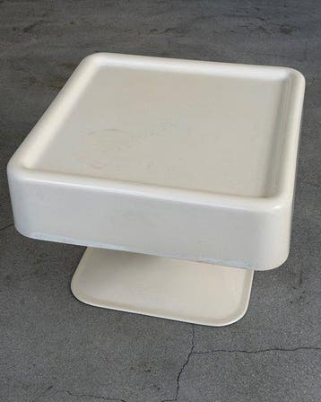 Haimi - Yrjö Kukkapuro - Bijzettafel - Model 667 - Glasvezel
