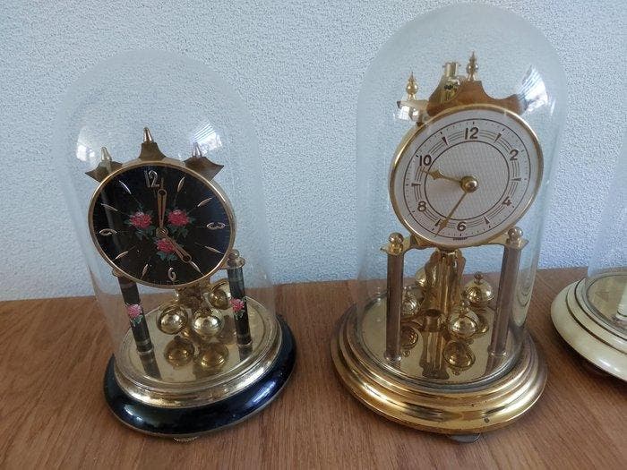 Jaarpendules (4) - Metaal en glas - 1950 - 1980 -, Antiek en Kunst, Antiek | Klokken