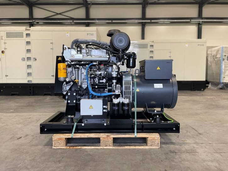 JCB 448TGWA-72 - 80kVA marine genset St-5 - DPX-22002, Zakelijke goederen, Machines en Bouw | Aggregaten, Ophalen of Verzenden