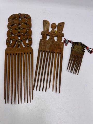 3 antieke tribal kammen - Suriname, Afrika, Filipijnen