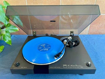 NAD - 5020 Halfautomatische riemaandrijving Platenspeler
