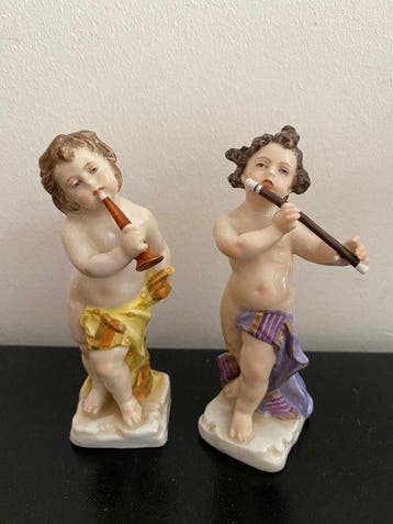 Karl Ens, Volkstedt - Figurine - Cerubijn met hoorn en, Antiek en Kunst