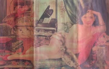 Wuxi Silk Company  - de vrouw in een nertsenmantel, Verzamelen, Militaria | Algemeen, Verzenden