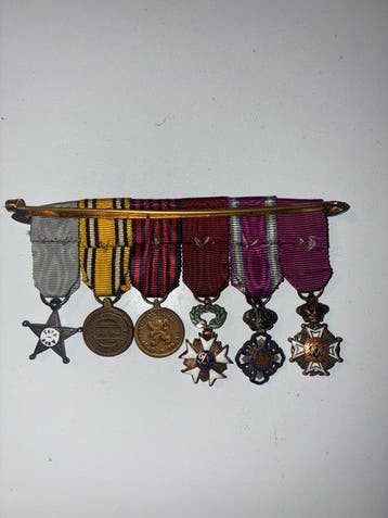 Muntenkabinet - Brons en zilver - Barrette met zes militaire