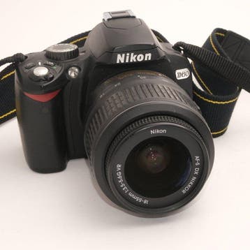 Nikon D60 + AF-S NIKKOR 18-55mm F3.5-5.6 G Digitale reflex