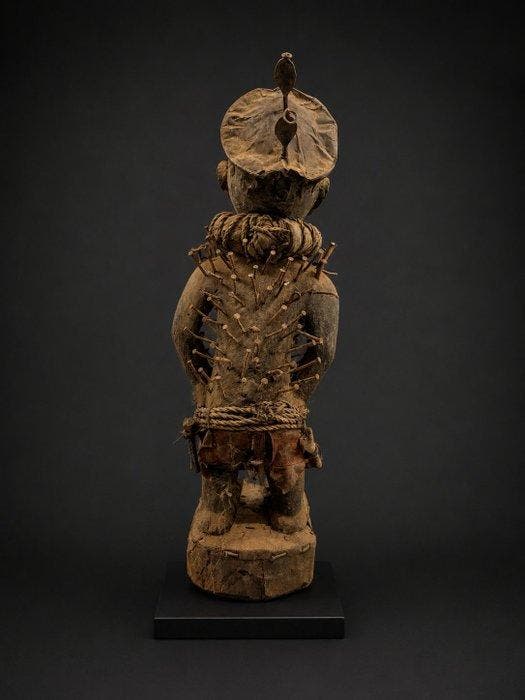 standbeeld - Nkisi Nkondi-spijkerbeeld – Kongo-volk (DR, Antiquités & Art, Art | Art non-occidental