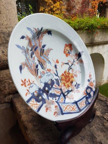 Grand plat d’exportation Imari du XVIIIe siècle, période