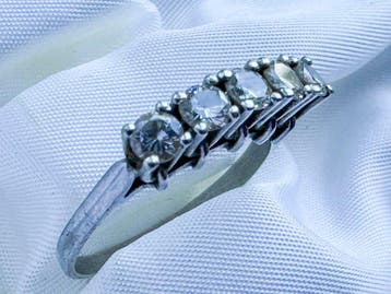 Ring - 18 karaat Witgoud - 0.58ct. tw. Diamant (Natuurlijk), Nieuw