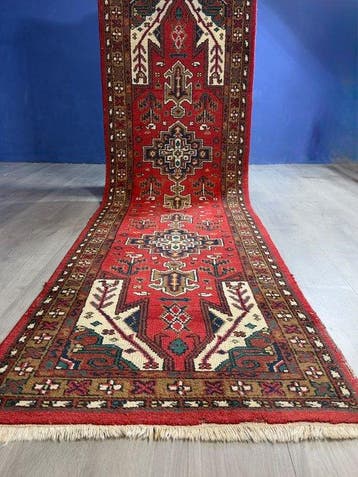Heriz - Vloerkleed - 331 cm - 89 cm, Nieuw