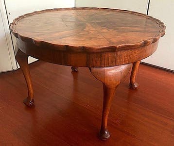Centre de table - Noyer - stile de style Queen Anne