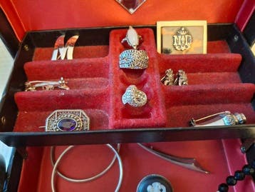 Zilver - Broche - Sieradenbox met veel zilv