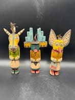 3 poppen in de Hopi-kachina-stijl - V.S. (Zonder
