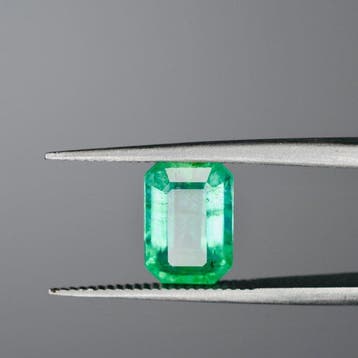 Zonder minimumprijs Groen Smaragd - 1.99 ct - International