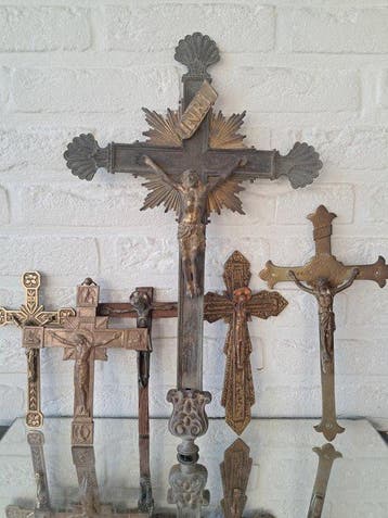 Kruis (6) - Brons, Koper, Emaille, Hout - 20th century -, Antiek en Kunst