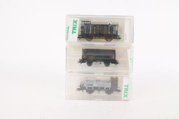 Trix H0 - 24301, 24303, 24305 - Modeltrein goederenwagon (3), Nieuw