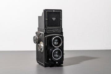 Rollei Rolleicord II – Carl Zeiss Jena Triotar 7.5cm f/3.5 –