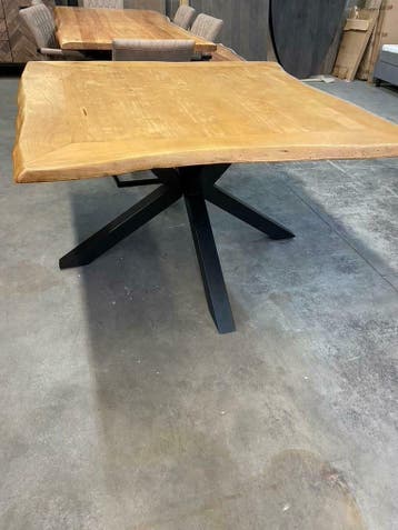 Soria eettafel vierkant, Tower Living (nieuw, A-keuze)
